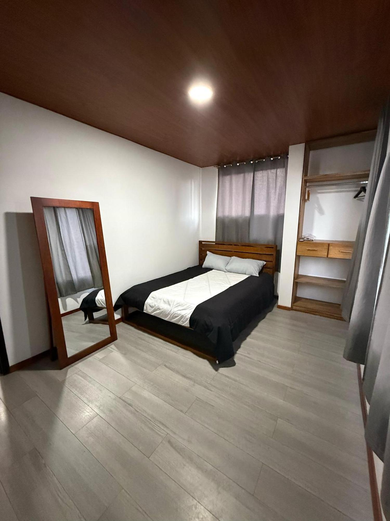 Bunker593 Inn Tena Bagian luar foto