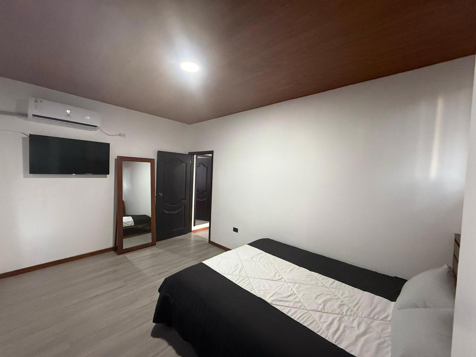 Bunker593 Inn Tena Bagian luar foto