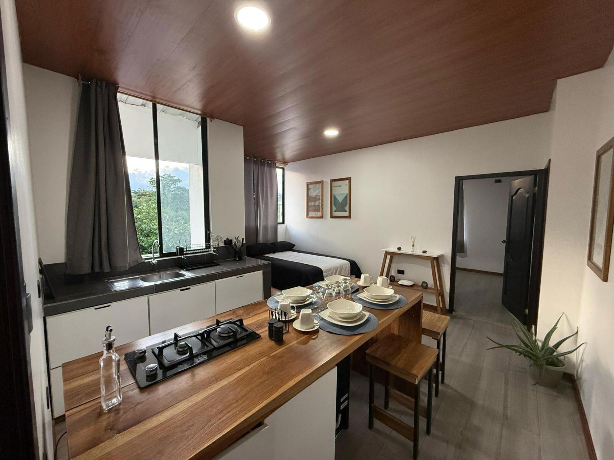 Bunker593 Inn Tena Bagian luar foto