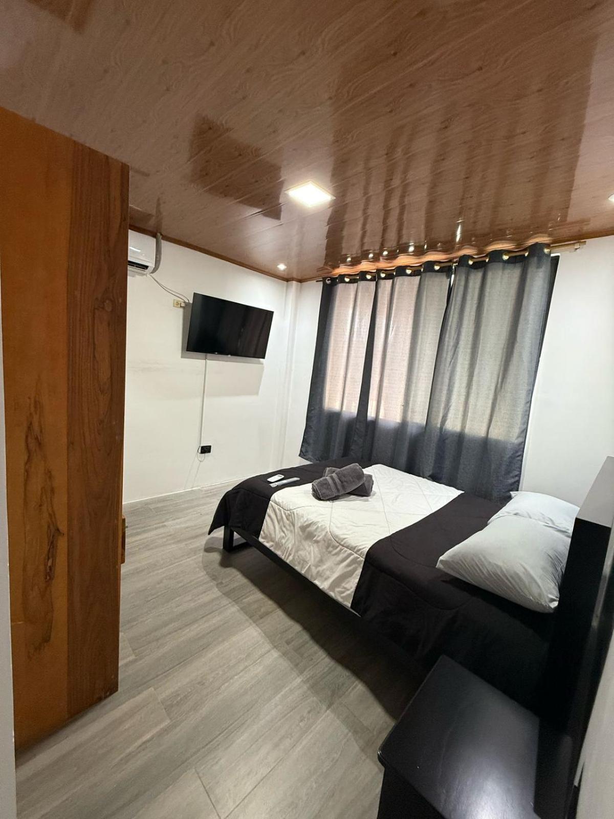 Bunker593 Inn Tena Bagian luar foto